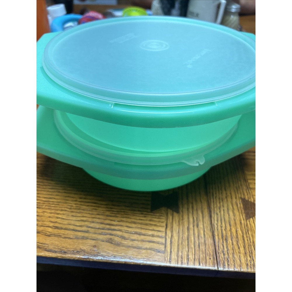 2 Vintage Tupperware Round Casserole Dishes